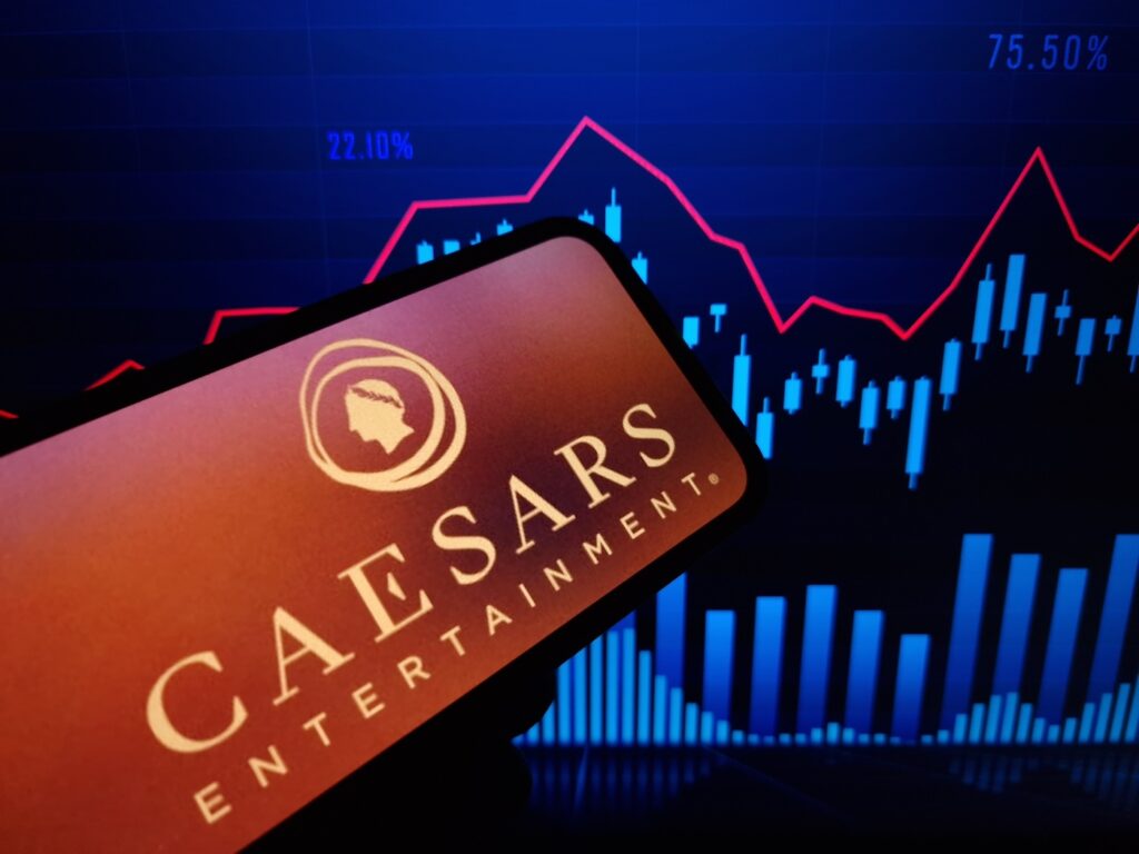 Caesars Entertainment boosts iGaming and encourages investors, while Las Vegas loses steam